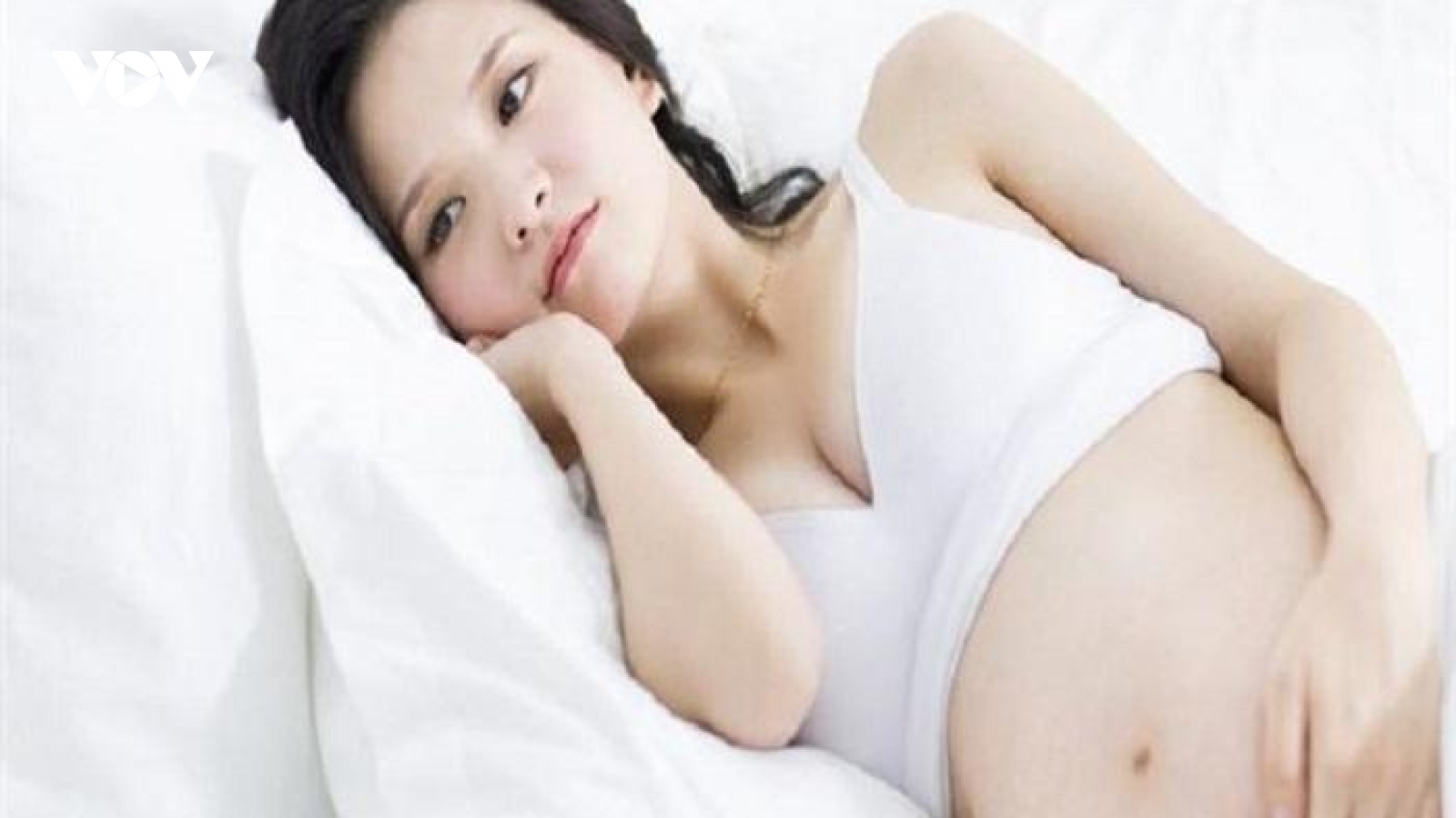 Vợ sức khỏe yếu, đã sinh mổ 2 lần nhưng chồng vẫn muốn sinh thêm em bé