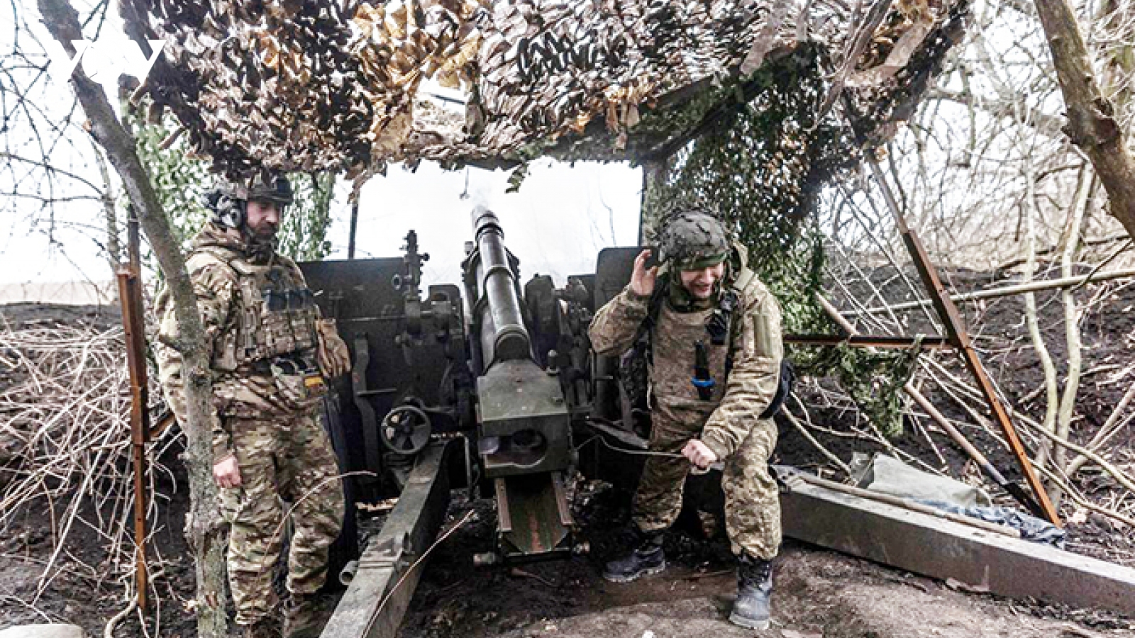 Cận cảnh Ukraine dội hỏa lực vào đội xe tăng Nga