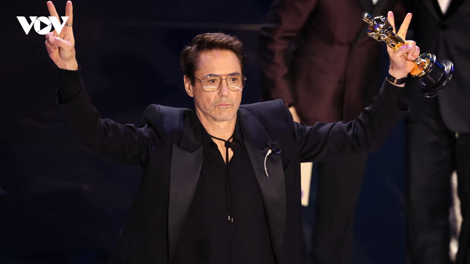 "Iron Man" Robert Downey Jr. nhận giải Oscar đầu tiên trong sự nghiệp