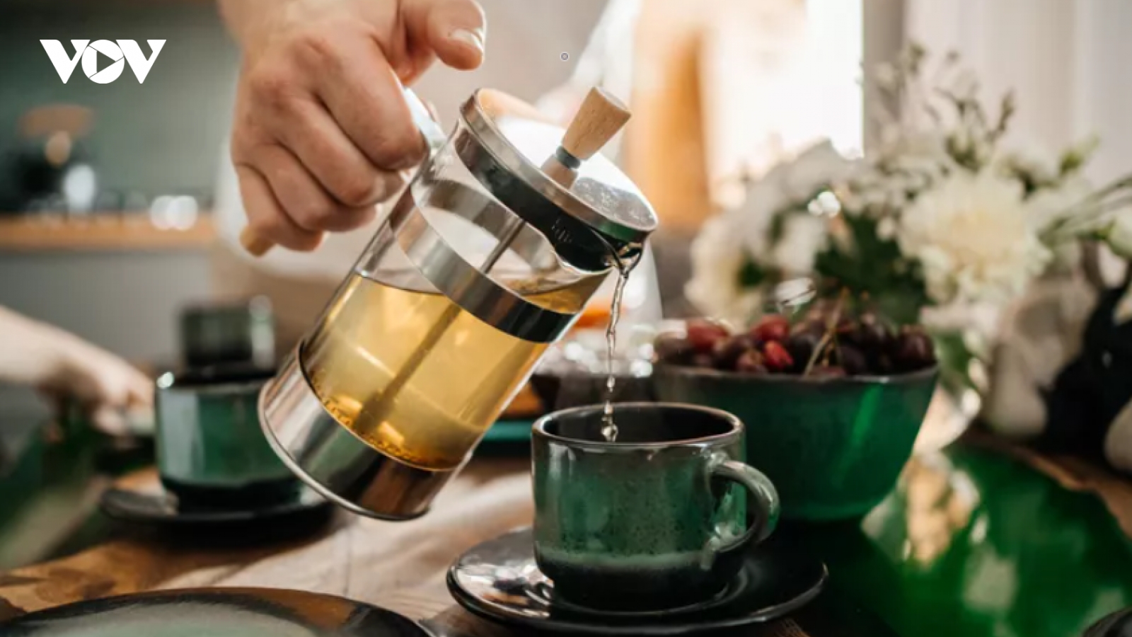 Uống trà có lợi hay có hại cho xương?