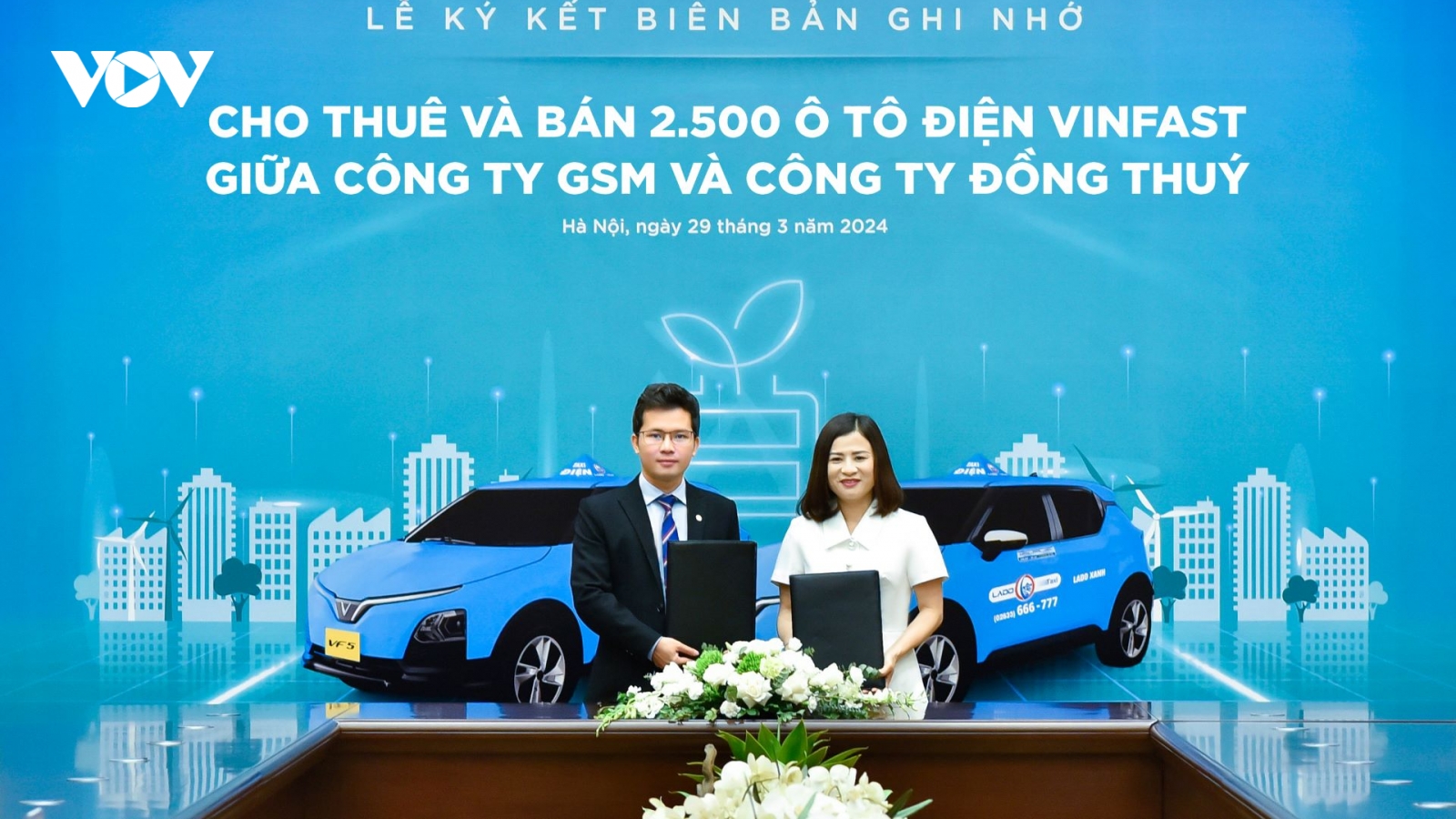 Tiết kiệm hơn 30% chi phí, Lado Taxi mua, thuê thêm 2500 ôtô điện VinFast từ GSM