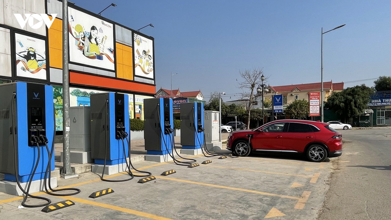 Công nghệ là lý do đầu bảng thuyết phục người dùng chọn xe điện VinFast
