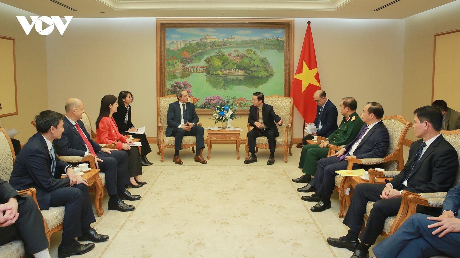 Phó Thủ tướng Trần Hồng Hà tiếp Phó Chủ tịch Tập đoàn Airbus Helicopters Toàn cầu