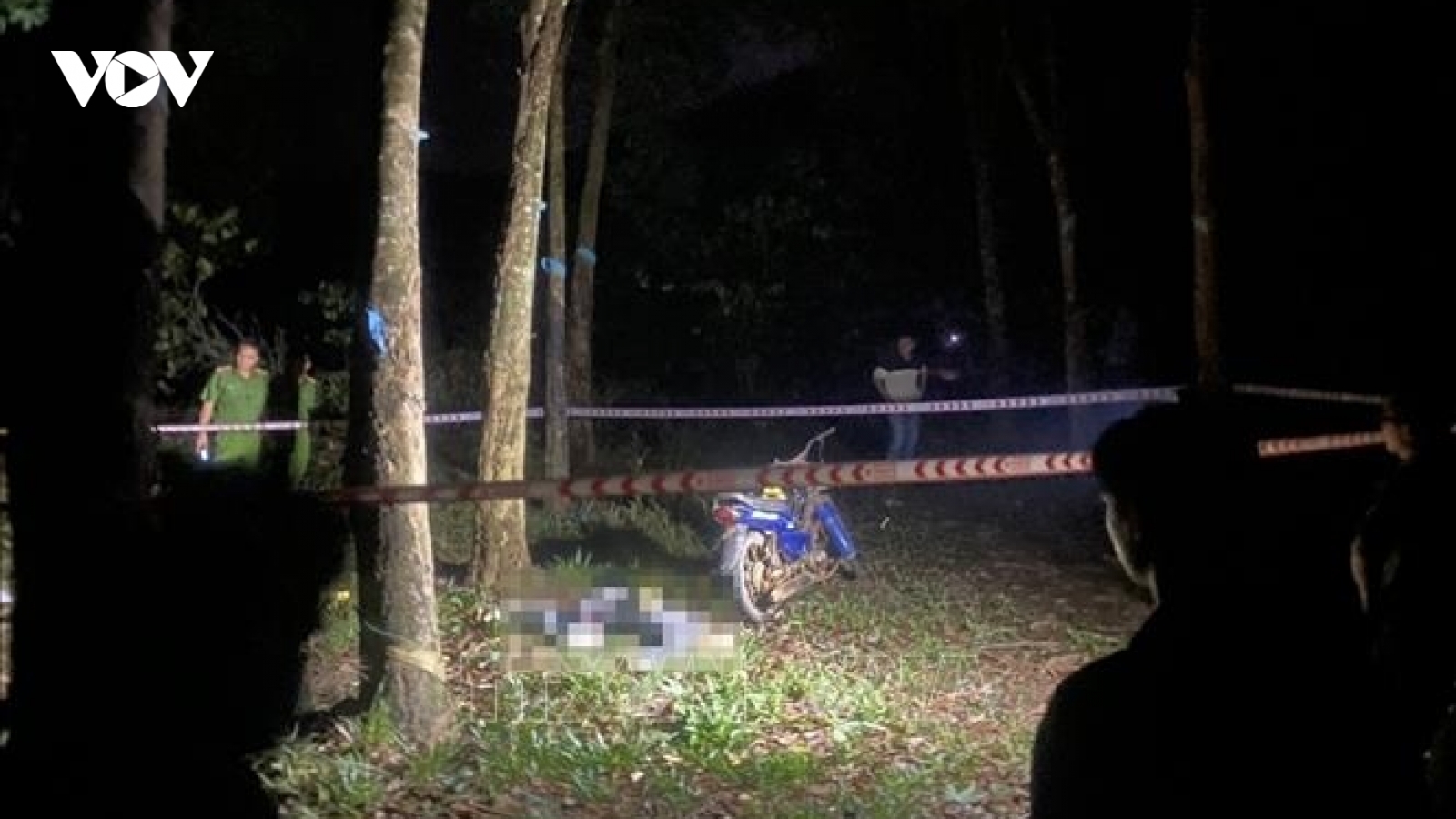 Nóng 24h: Công an lấy lời khai của kẻ đâm chết người ở Bình Phước