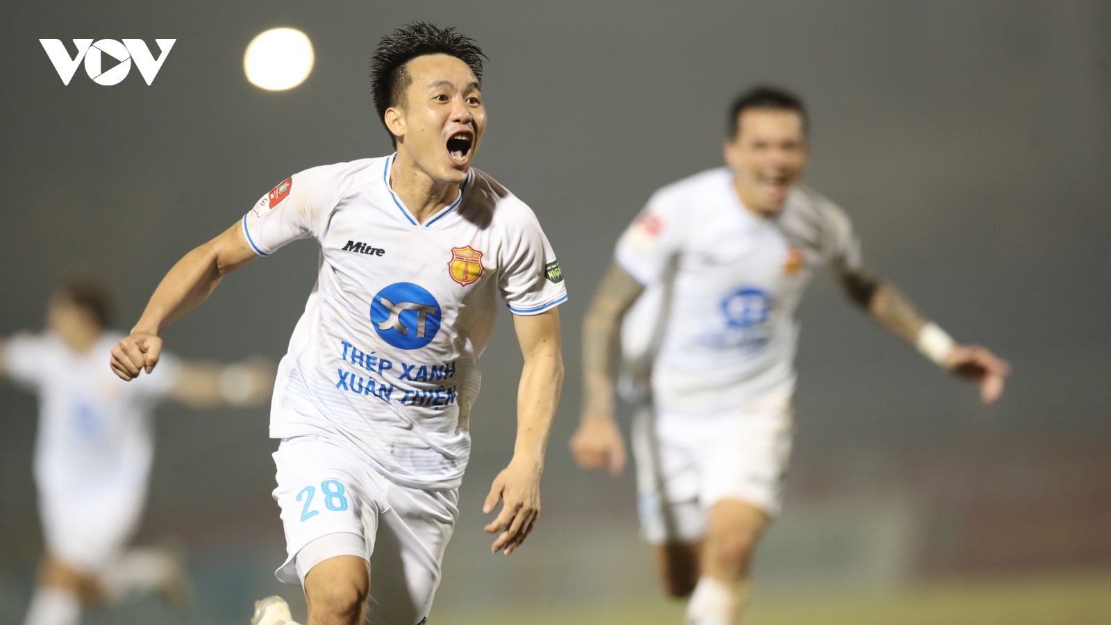 Kết quả V-League: Nam Định thắng kịch tính SLNA, Hà Nội FC đánh bại Khánh Hoà