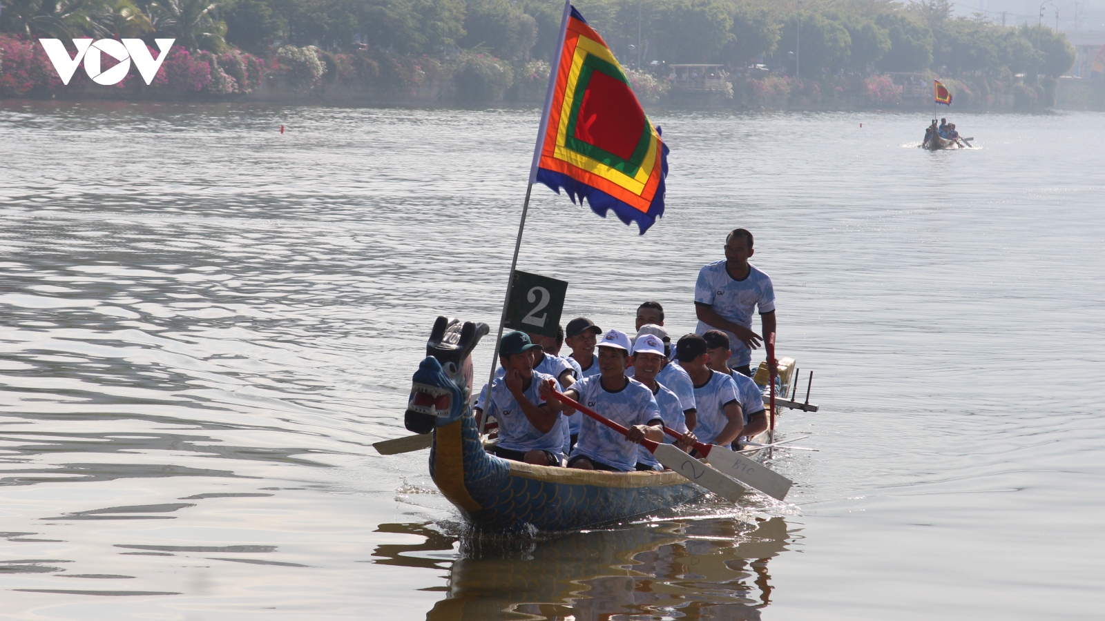 Hấp dẫn giải đua thuyền truyền thống tỉnh Bình Định