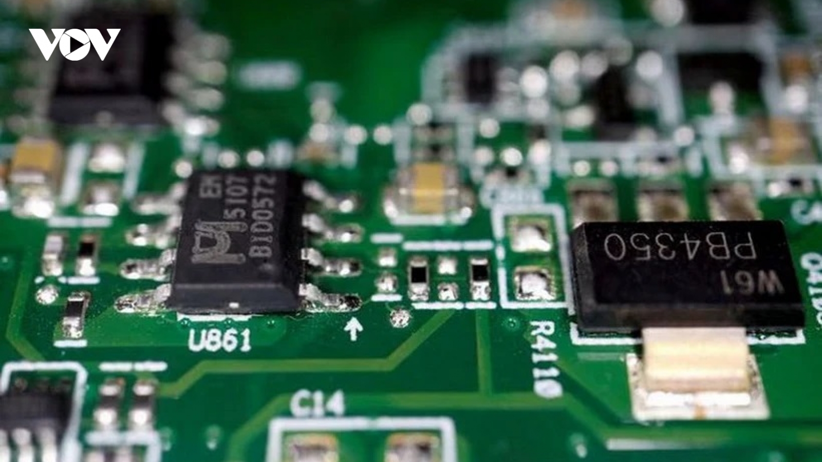 Ấn Độ khởi công 3 nhà máy sản xuất chip bán dẫn