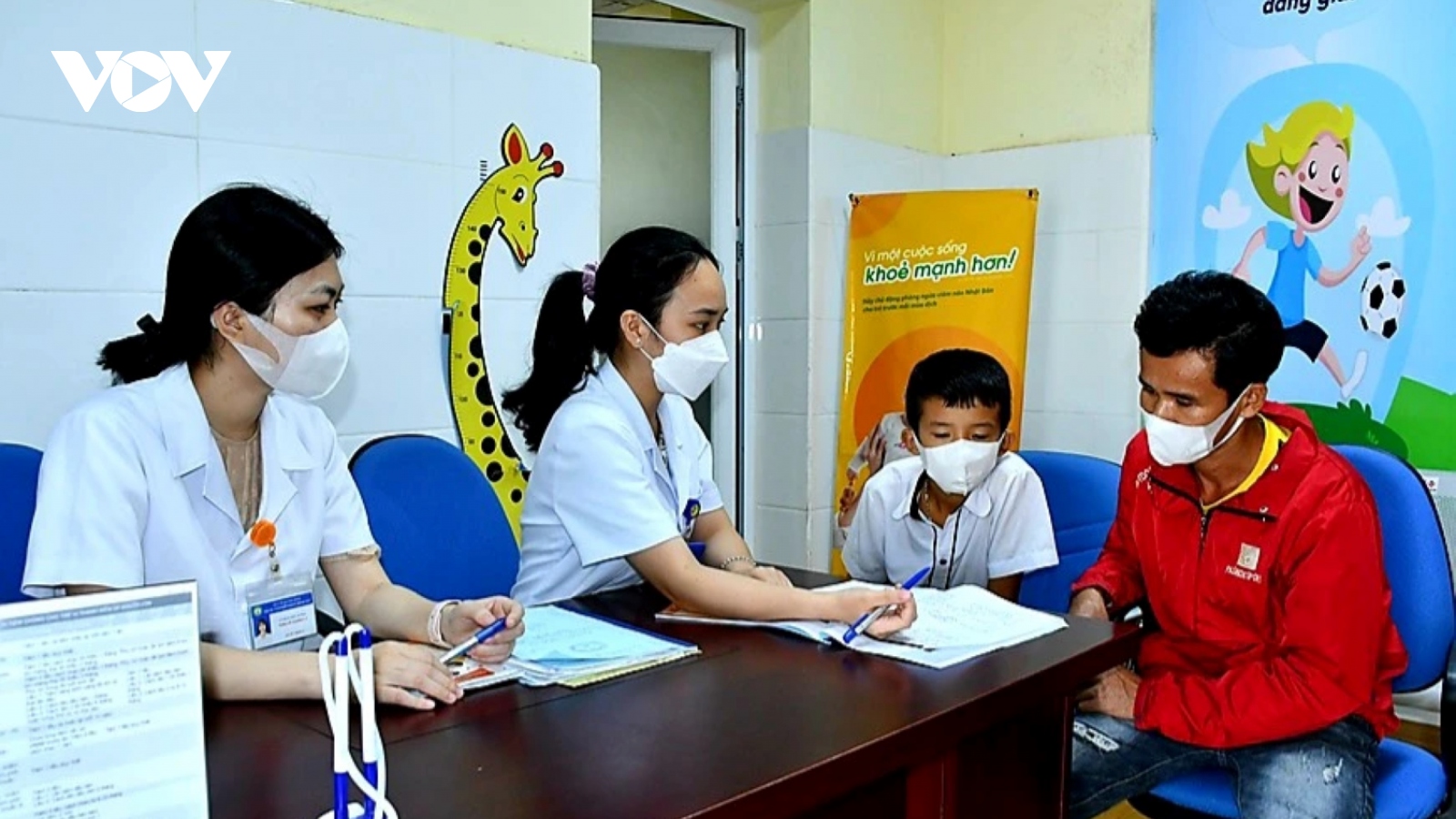 Nhiều người tại Quảng Bình tiêm phòng bệnh dại vì chó mèo cắn