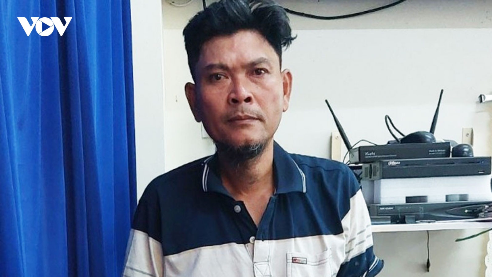 Khởi tố người đàn ông đánh công an ở Long An