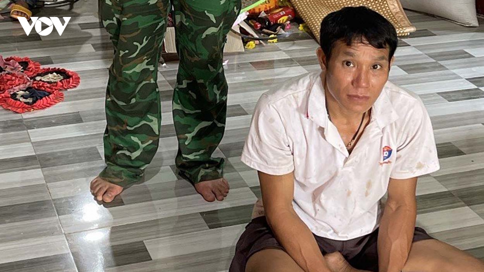 Bắt cặp vợ chồng ở xã biên giới mua bán heroin