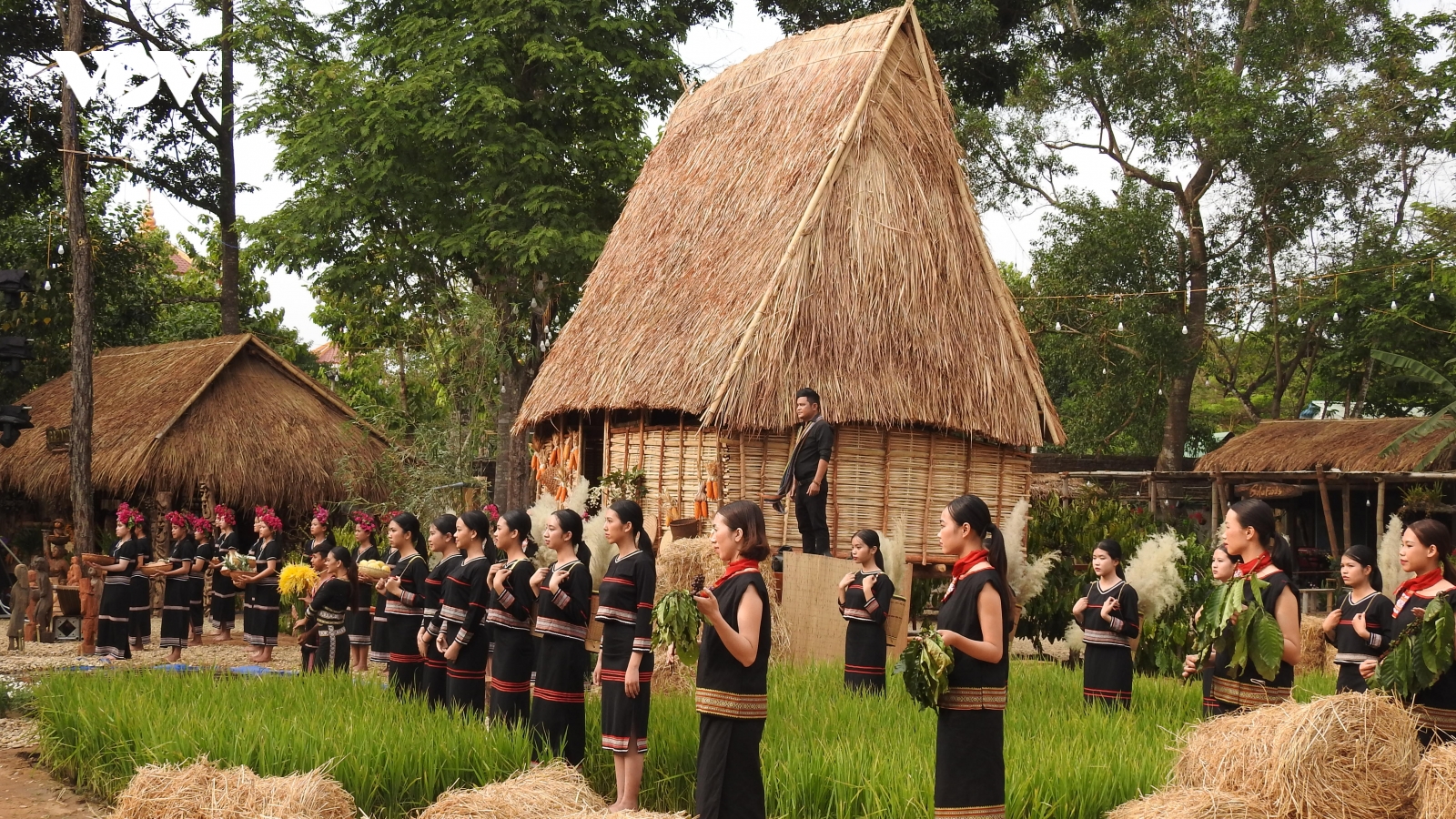 Chương trình Nghệ thuật “Đăk Hà ngày mùa” thu hút hàng nghìn khán giả