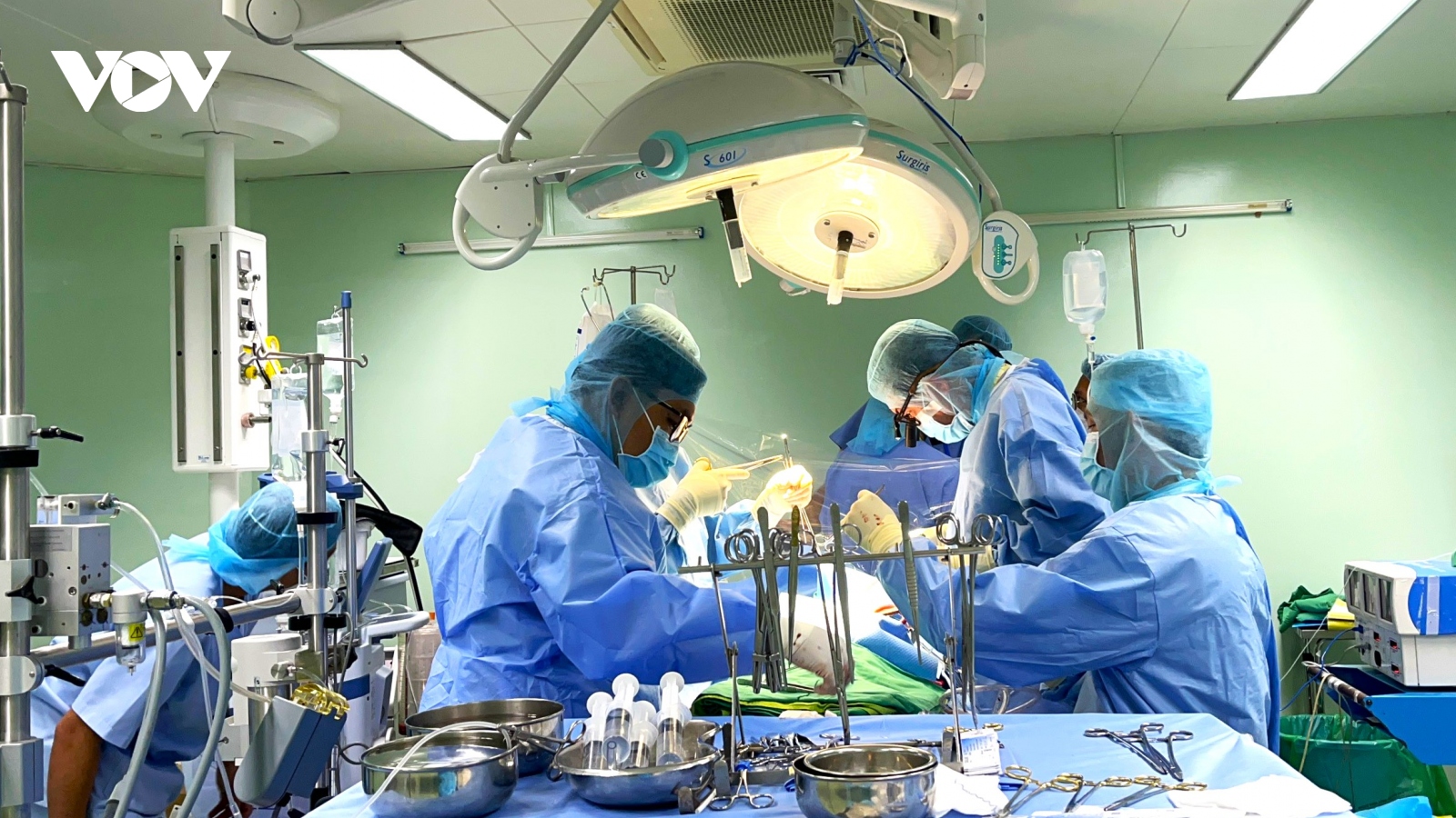 Xuyên đêm cứu sống bệnh nhân u tim hiếm gặp ở Cần Thơ