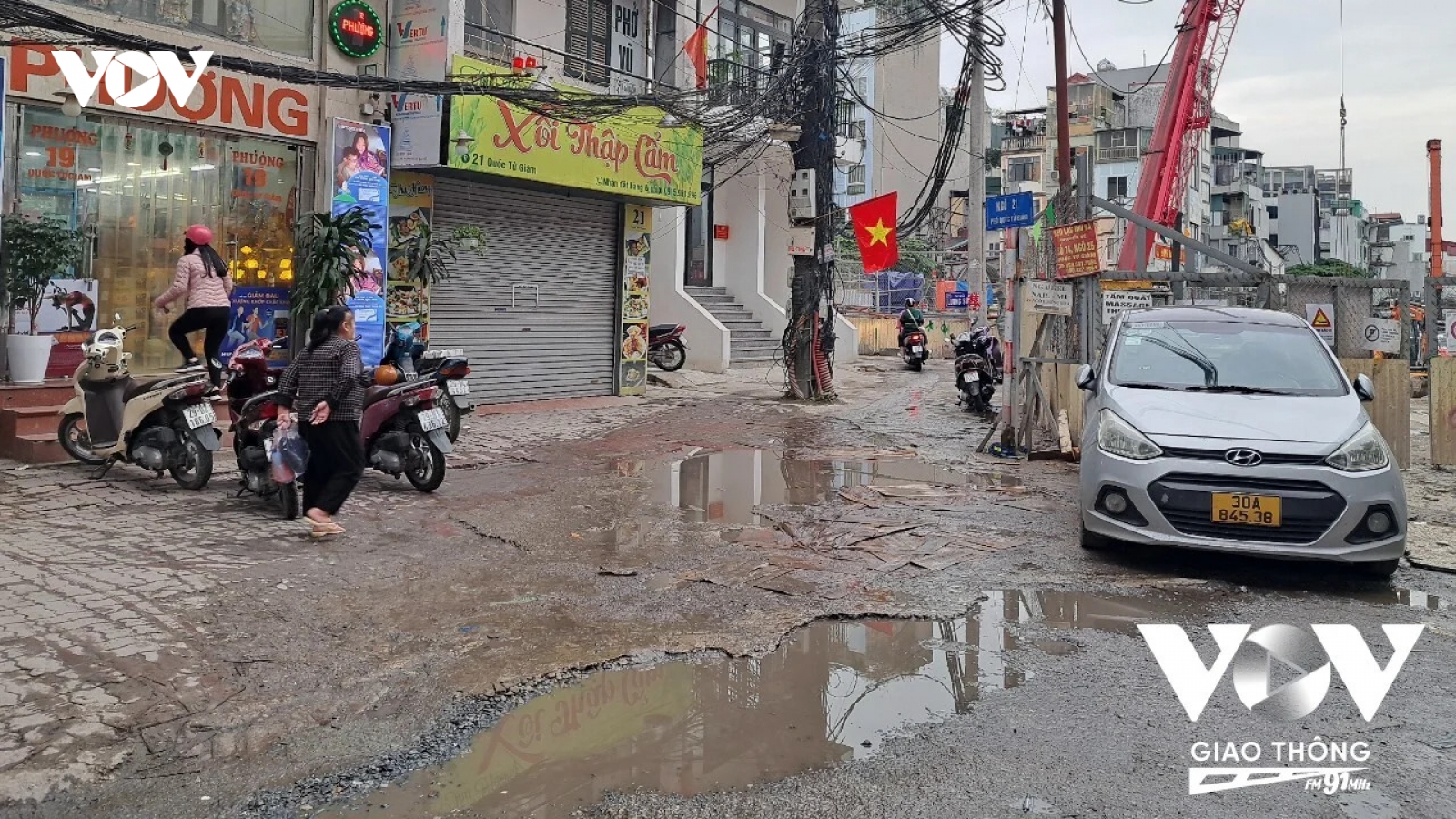 "Sống mòn" bên Đường sắt Nhổn - ga Hà Nội
