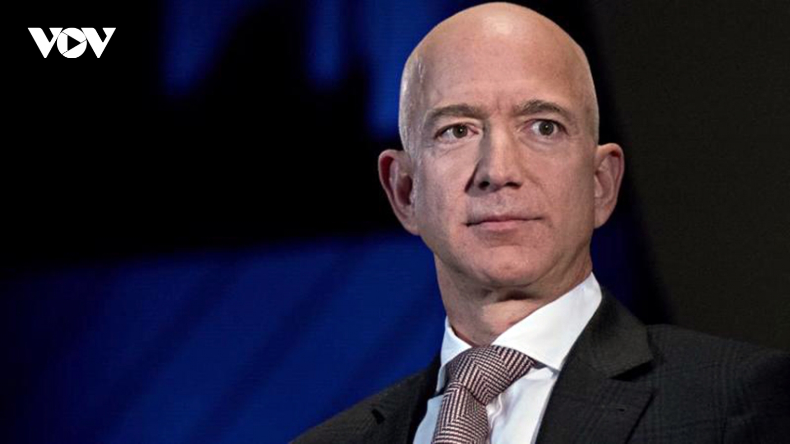 Nhà sáng lập Amazon giành lại danh hiệu người giàu nhất thế giới