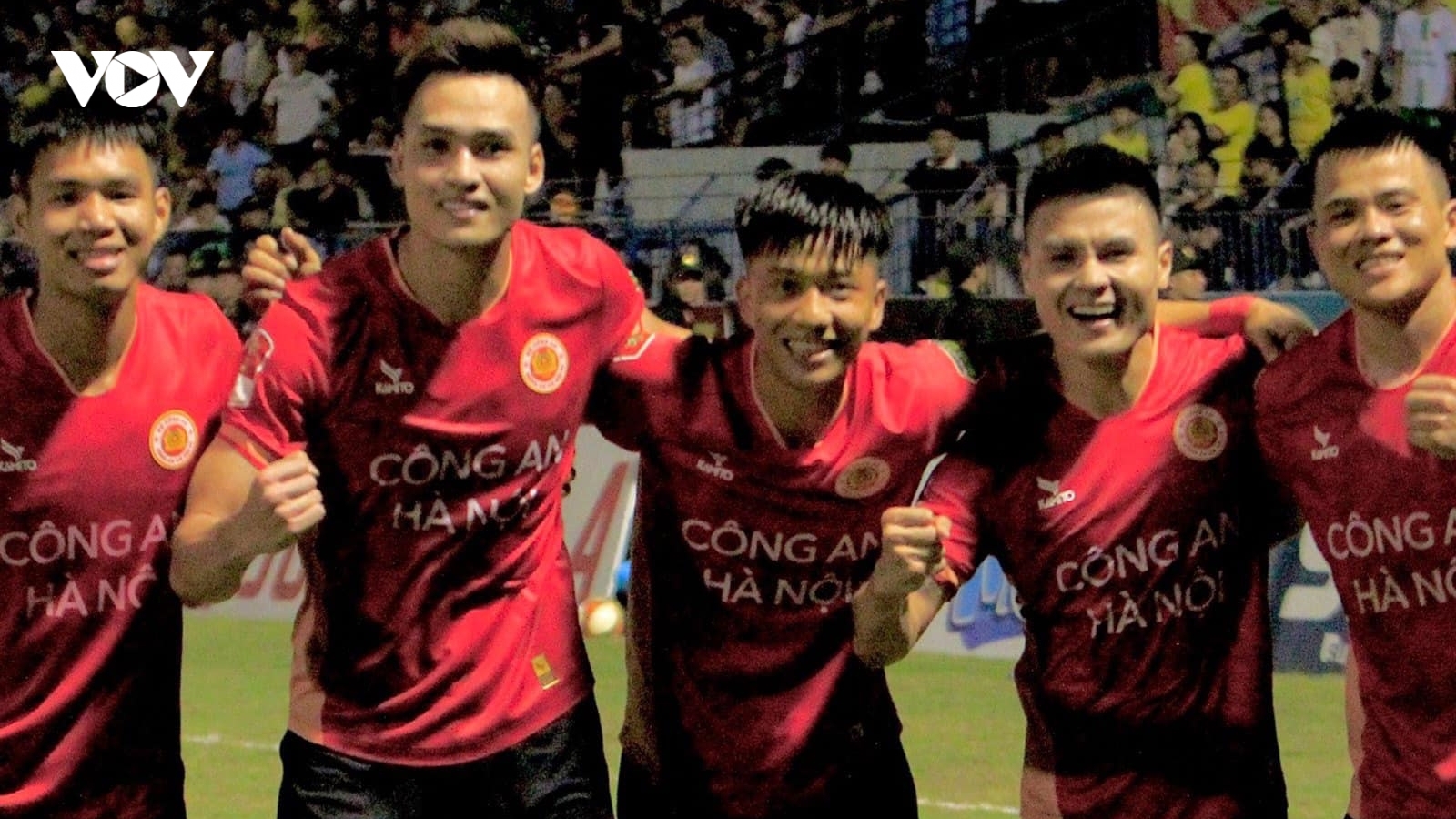 Kết quả V-League: Phan Văn Đức ghi bàn, CLB CAHN thắng kịch tính Thanh Hoá