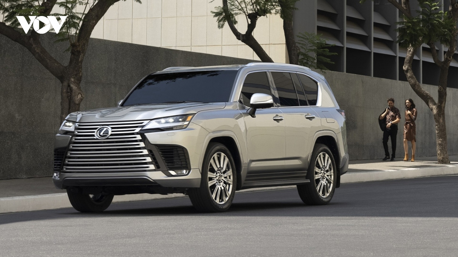 Triệu hồi hơn 1.300 chiếc Toyota Land Cruiser 300 và Lexus LX600 tại Việt Nam
