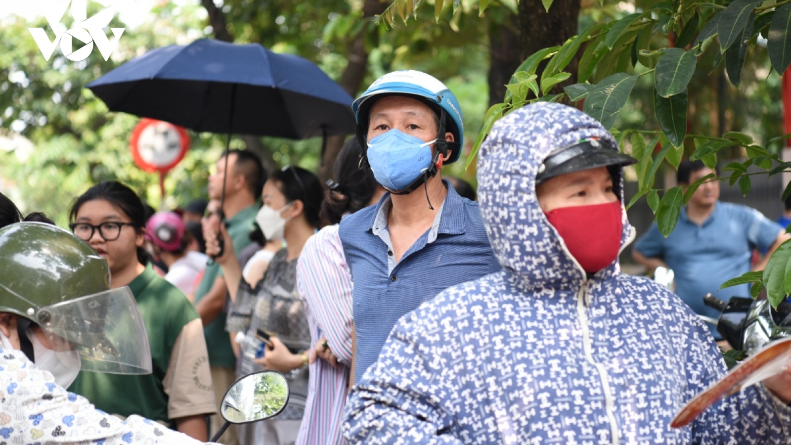 Kỳ thi tuyển sinh vào 10 ở Hà Nội ngày càng "nóng", thầy giáo hiến kế "hạ nhiệt"