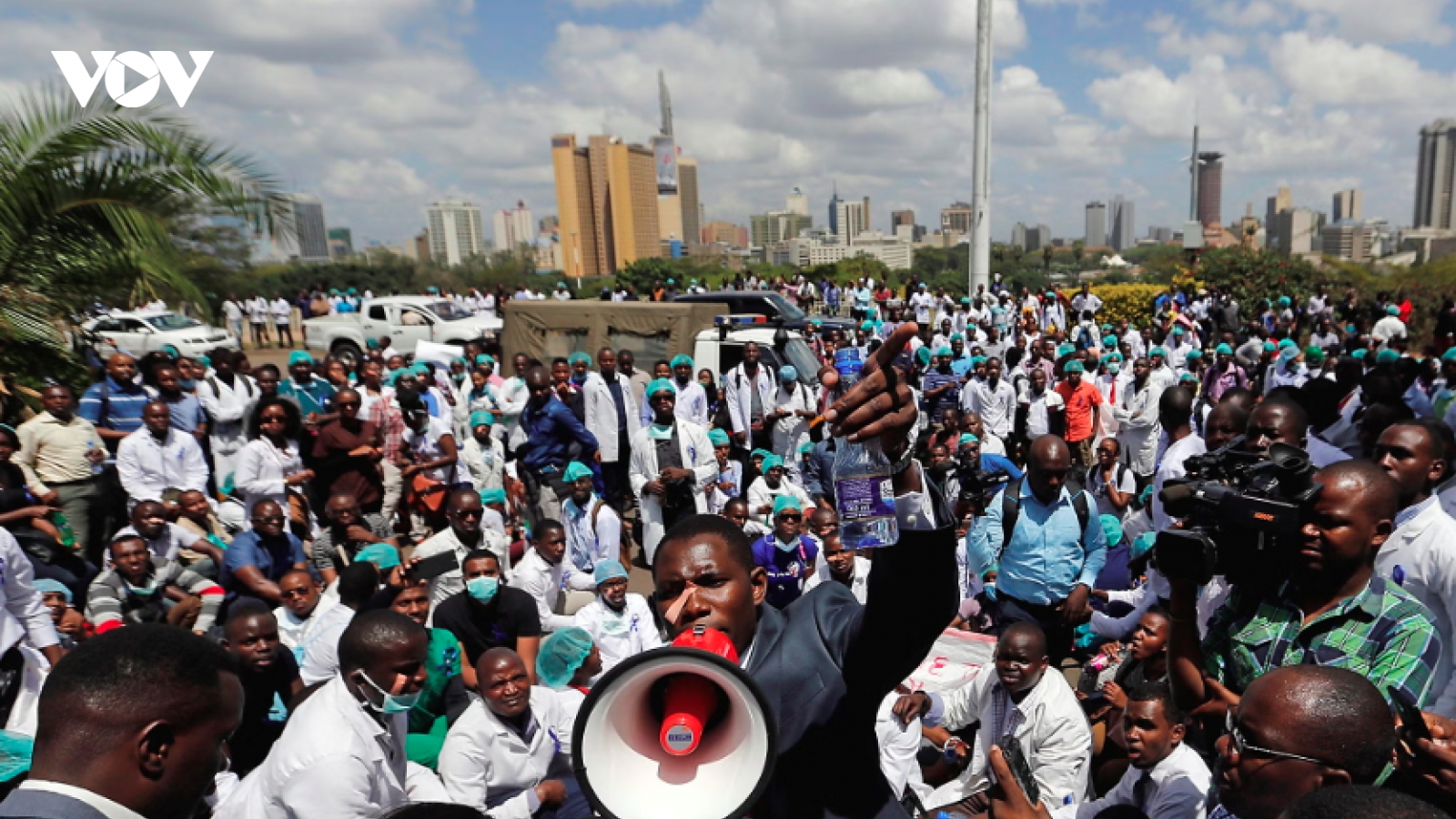 4.000 bác sĩ Kenya đình công trên toàn quốc, nhiều bệnh nhân bị bỏ mặc