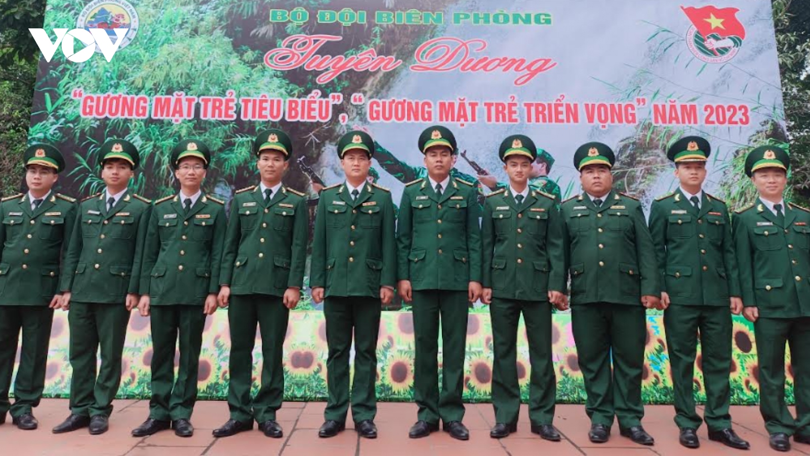 Thanh niên Bộ đội Biên phòng xung kích trên vùng biên giới