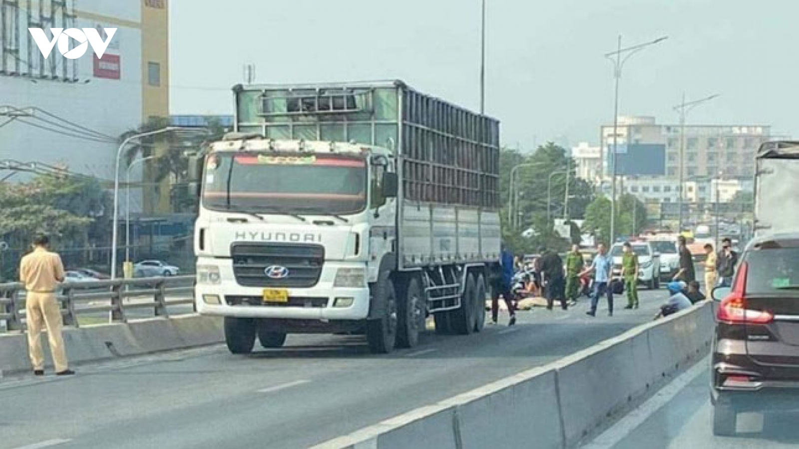 Xe tải va chạm với xe máy ở Đồng Nai, 2 người tử vong tại chỗ