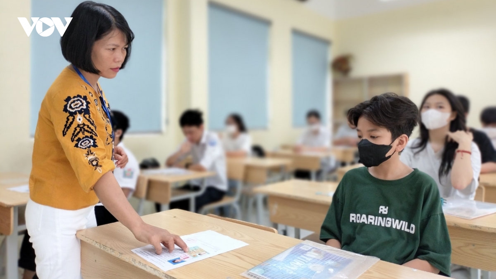 Tuyển sinh lớp 10 Hà Nội: Sao cứ tranh cãi thi 3 hay 4 môn?