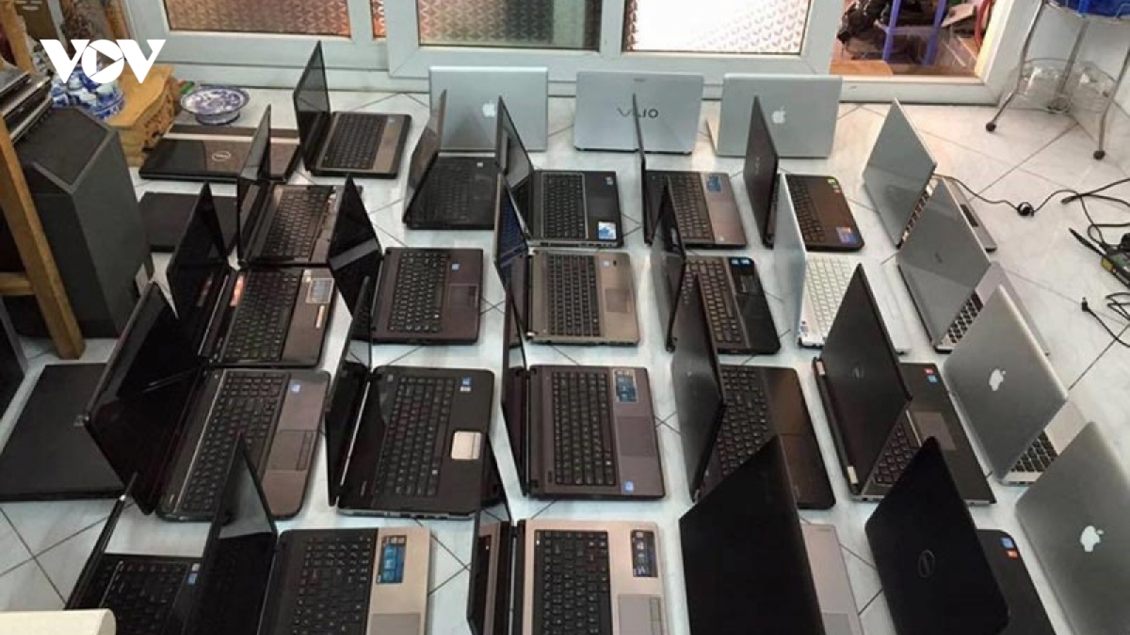 Nổ laptop, nguy cơ từ những máy tính cũ đã thay thế thiết bị