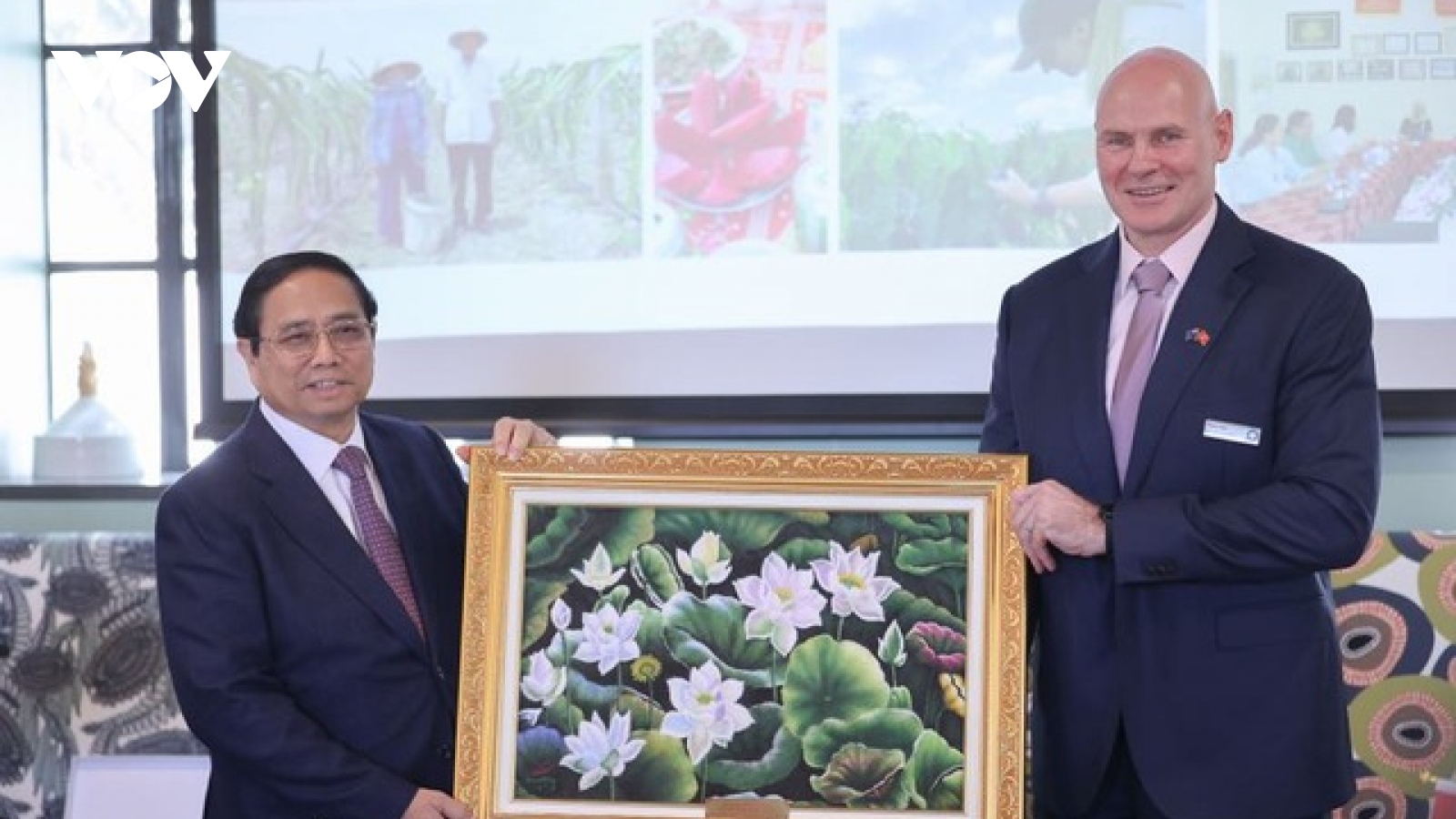 Thủ tướng thăm Trung tâm Nghiên cứu cây trồng và thực phẩm New Zealand
