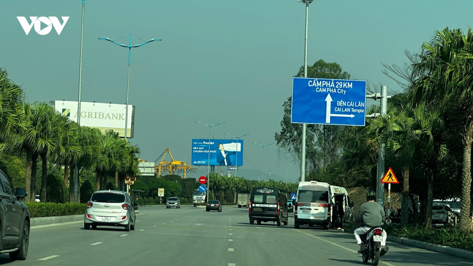Quảng Ninh tăng cường kiểm tra, xử lý xe "dù", xe hợp đồng trá hình