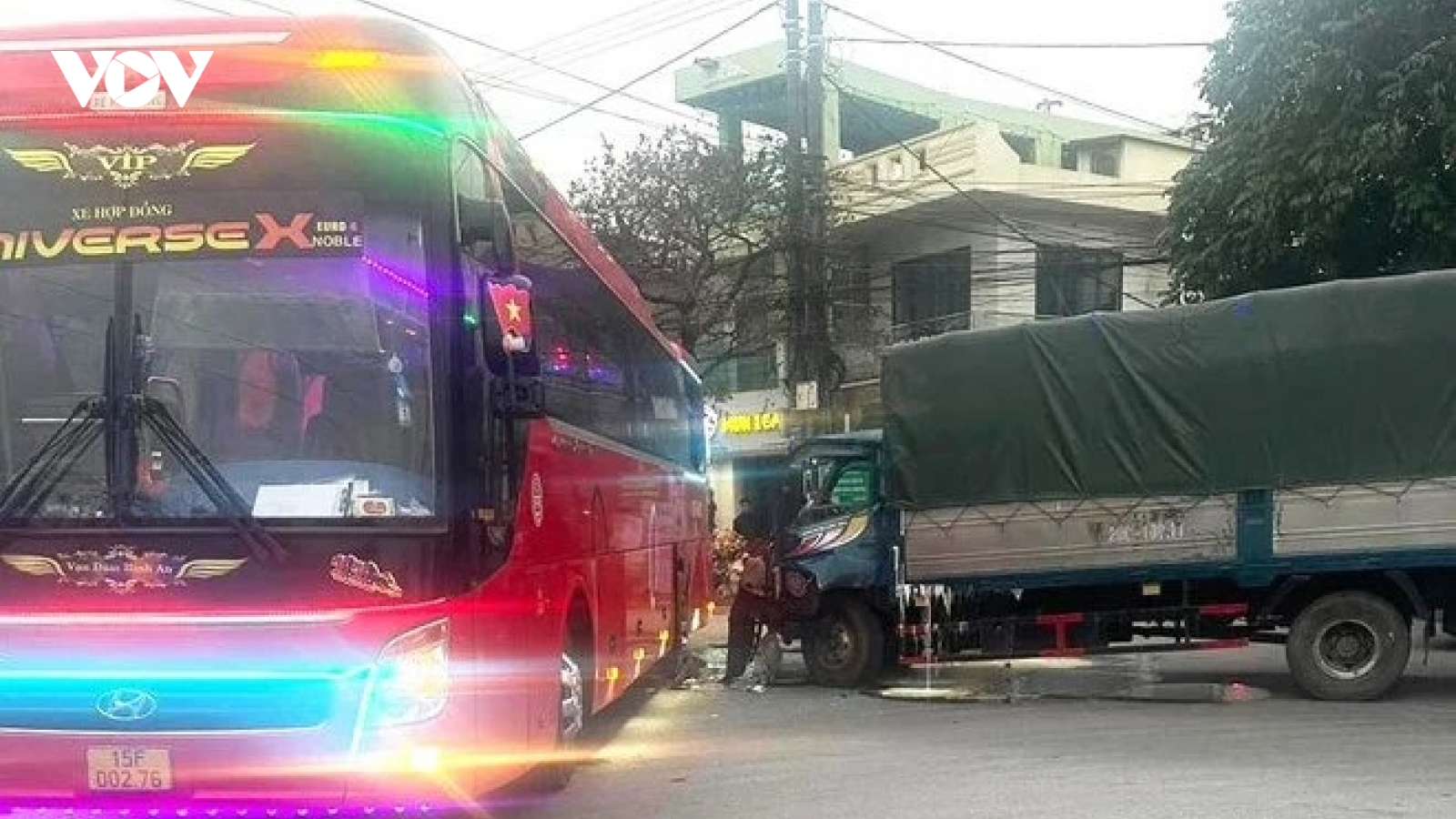 Xe chở học sinh đi trải nghiệm gặp tai nạn ở Hải Phòng