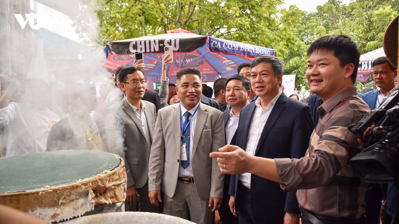 Hơn 3.000 bát phở thết đãi du khách tại làng Vân Cù, Nam Định