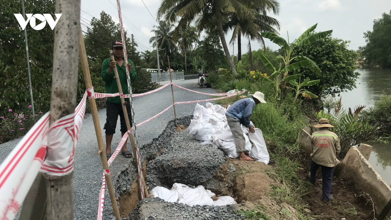 Tiền Giang khắc phục khẩn cấp “hố tử thần” sau khi VOV thông tin