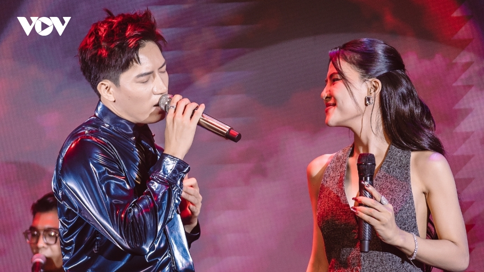 "Tan chảy" nghe Hà Nhi, Anh Tú lần đầu song ca bolero