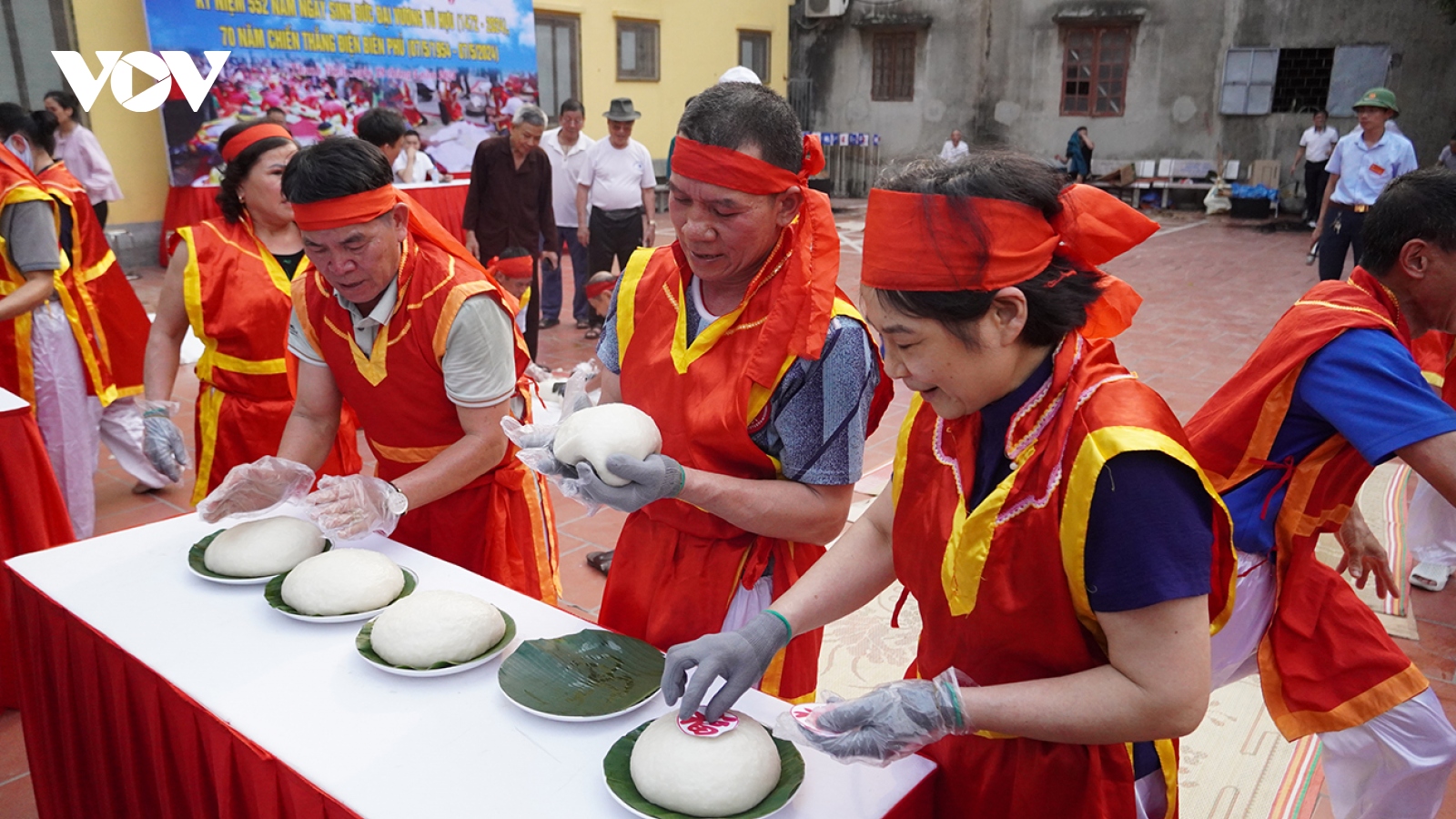 Về Đền Sượt (Hải Dương) trải nghiệm giã bánh giầy
