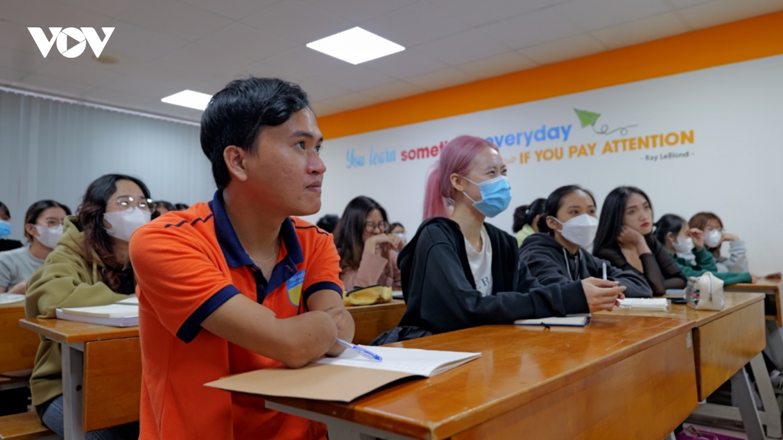 Bản lĩnh vượt lên nghịch cảnh chàng sinh viên HUTECH