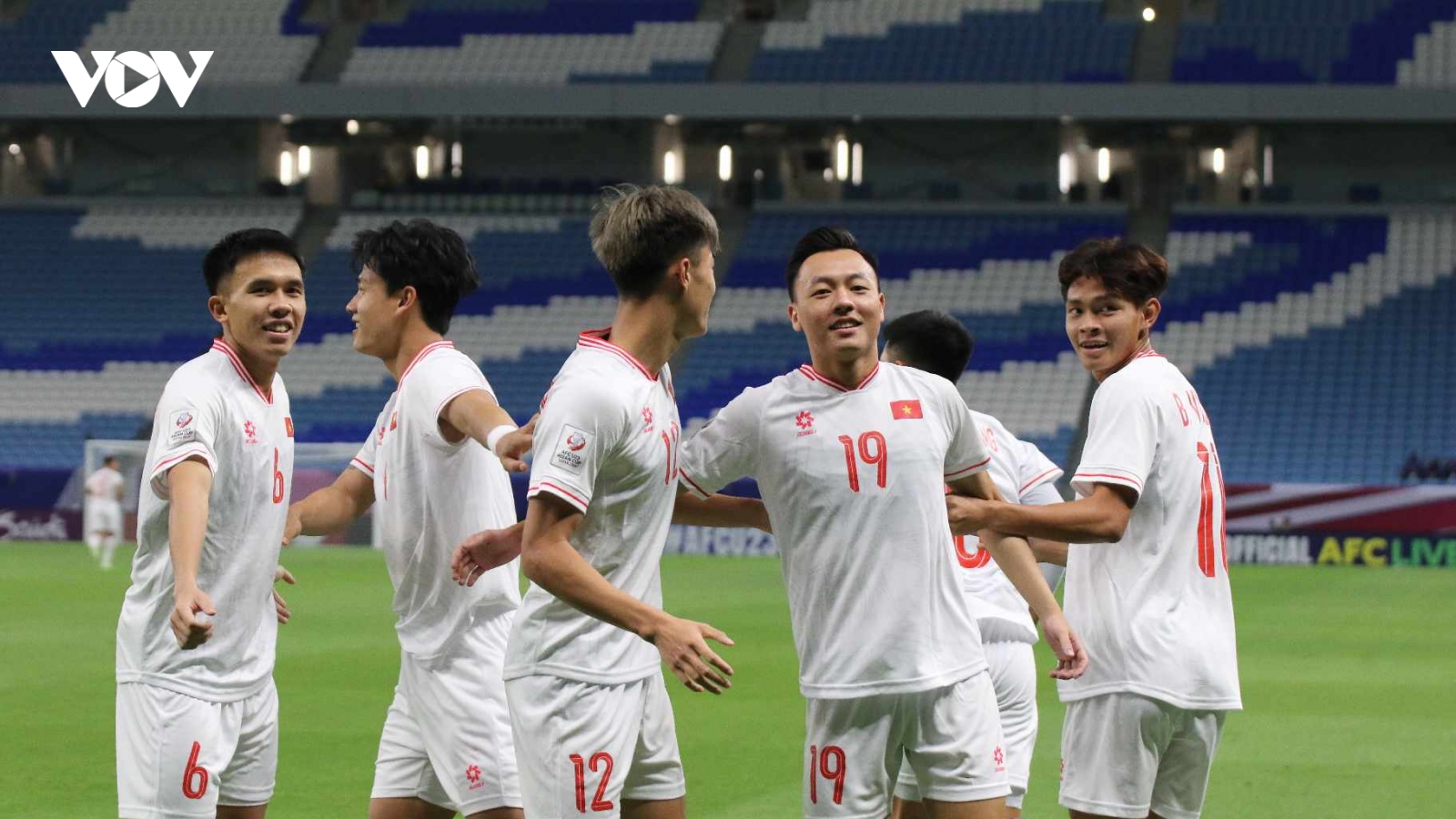 Bùi Vĩ Hào lập cú đúp, 10 người của U23 Việt Nam thắng 3-1 trước U23 Kuwait