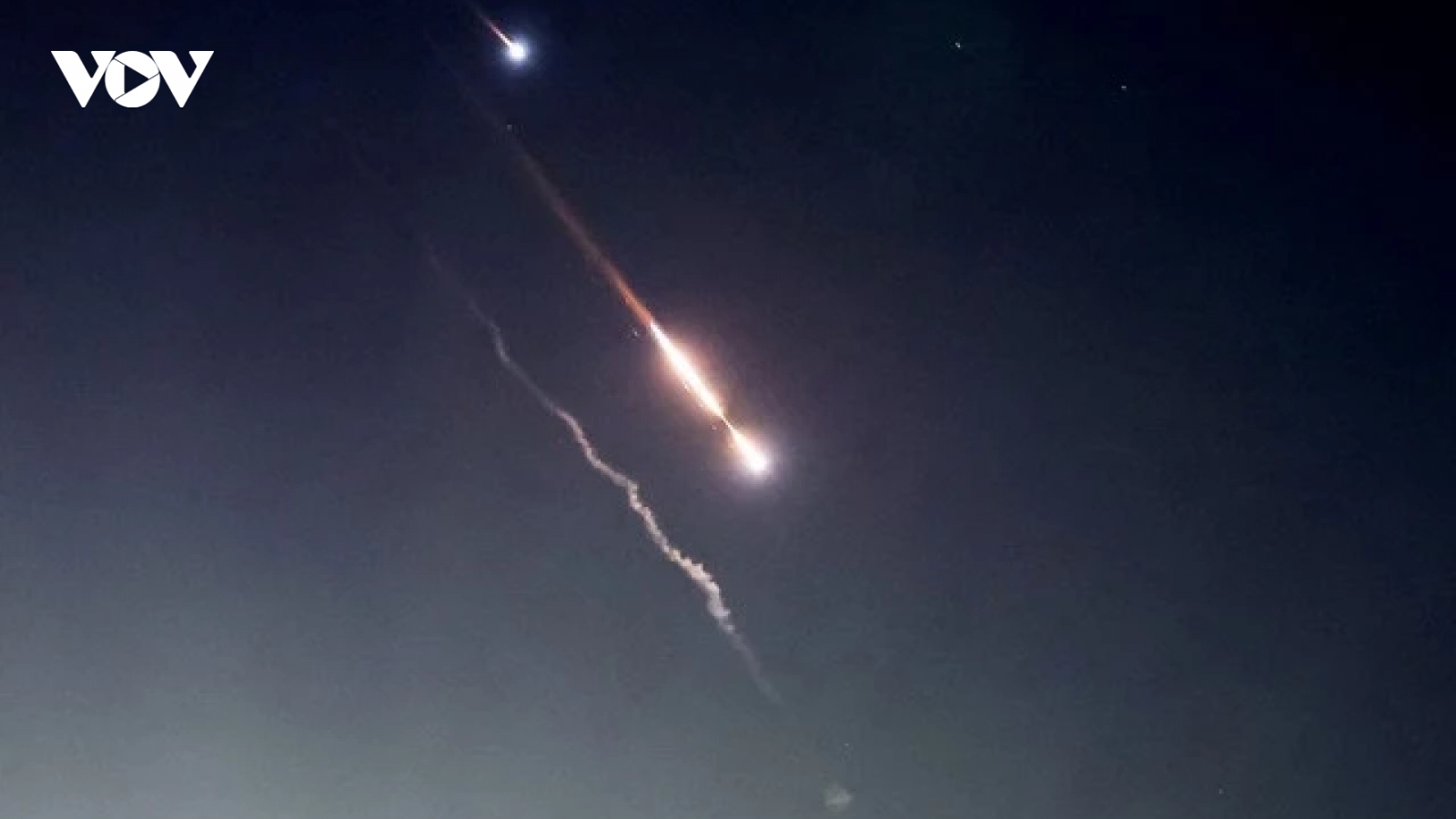 Trung Đông sục sôi sau khi Iran tấn công trả đũa Israel