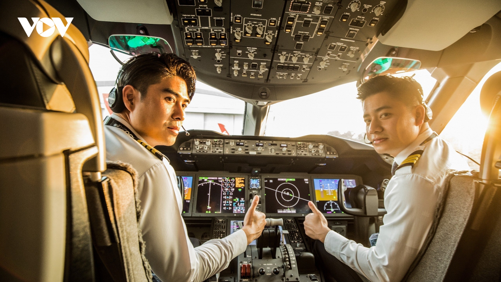 Đoàn bay 919 của Vietnam Airlines kỷ niệm 65 năm thành lập