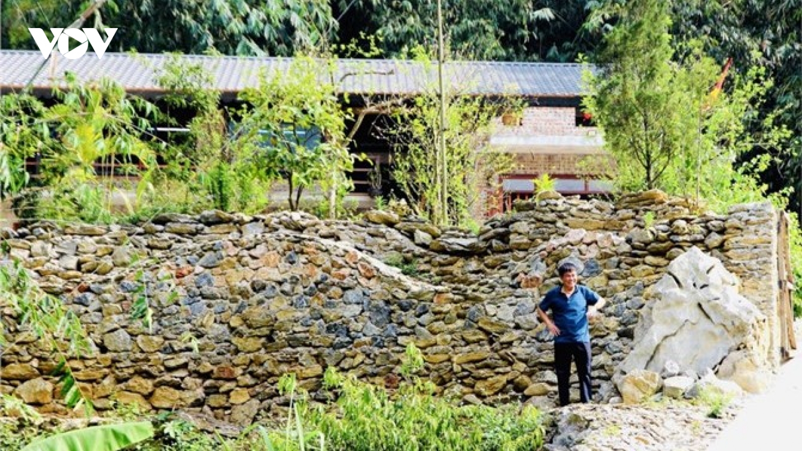 Bút ký “Chuyện người dựng nhà trên đá núi”