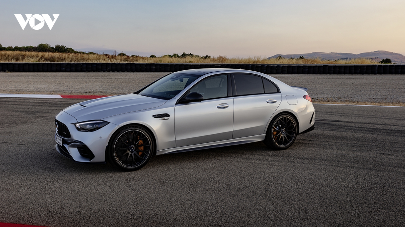 Mercedes-Benz mở đặt cọc cho sedan thể thao AMG C 63 với giá từ 4,9 tỷ đồng