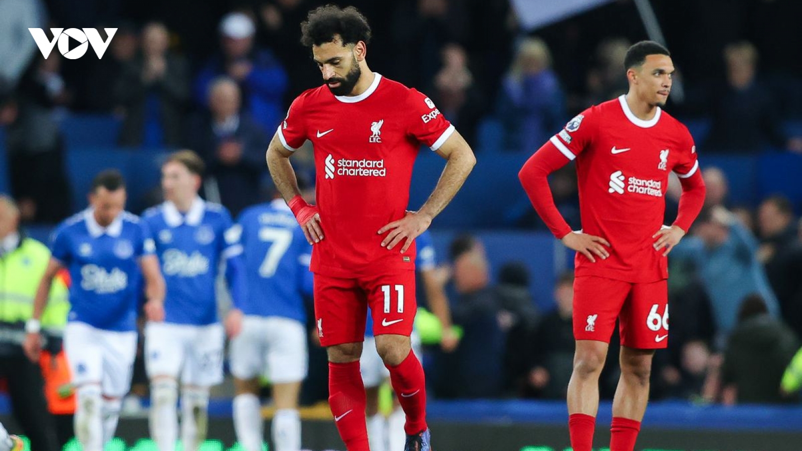 Bảng xếp hạng Ngoại hạng Anh mới nhất: Liverpool "hít khói" trên đường đua vô địch