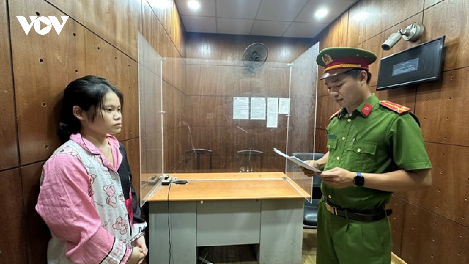 Đối tượng bắt cóc 2 bé ở phố đi bộ Nguyễn Huệ bị khởi tố thêm tội danh