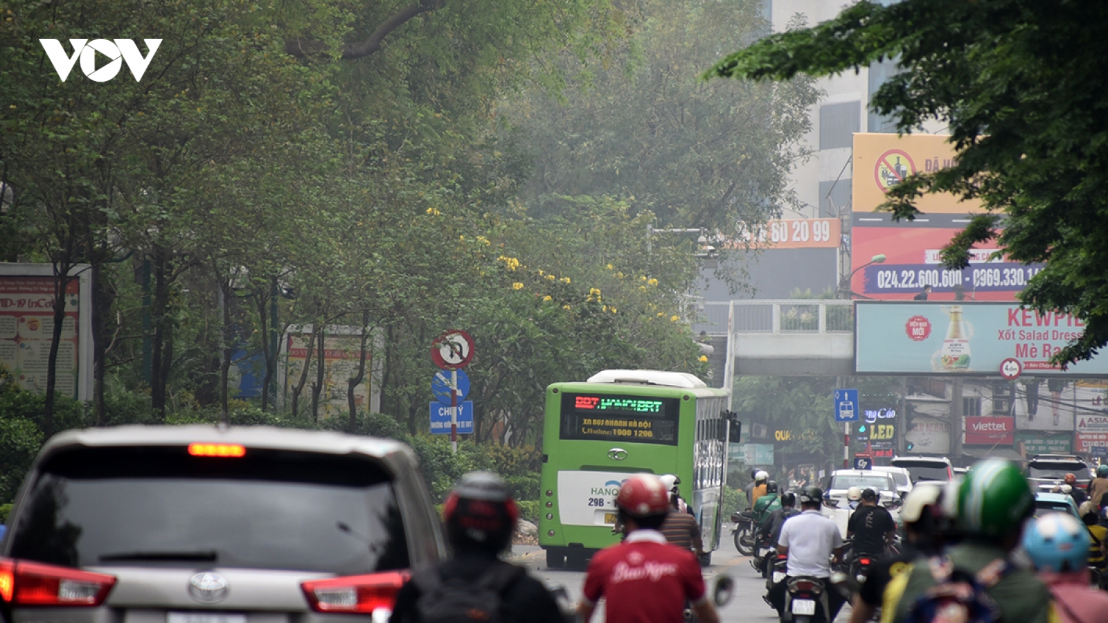 Cận cảnh tuyến buýt nhanh ở Hà Nội dự định cho nghỉ, thay bằng đường sắt đô thị