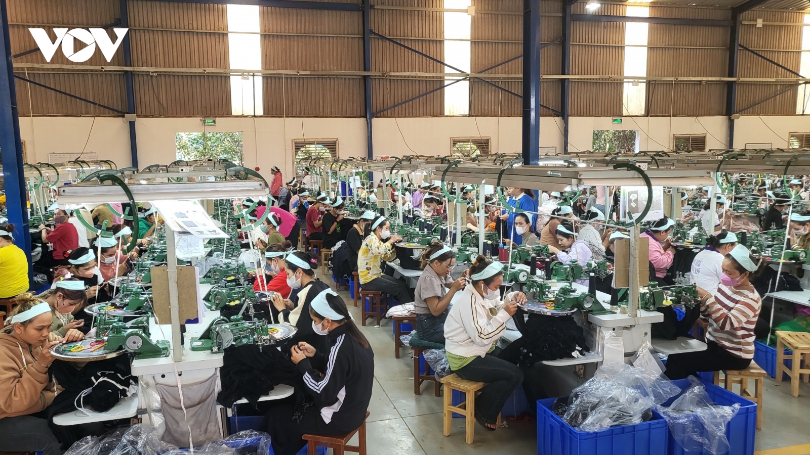 Thi đua lao động sôi nổi tại các khu, cụm công nghiệp ở Đắk Lắk