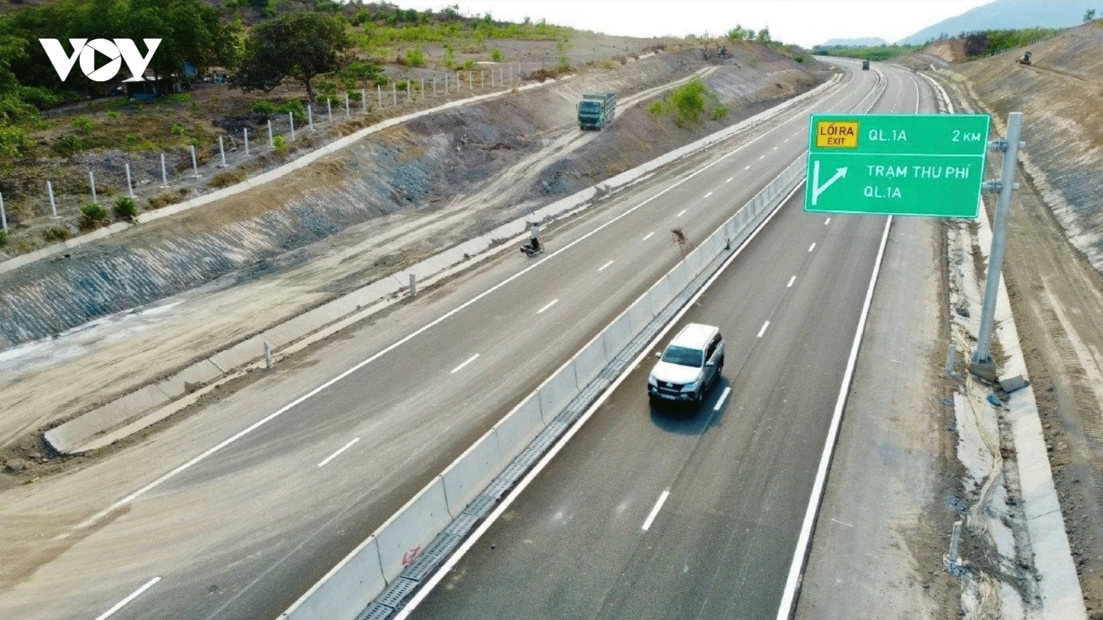 Phân luồng lại cao tốc Cam Lộ - La Sơn: “Đẩy” rủi ro cho địa phương?
