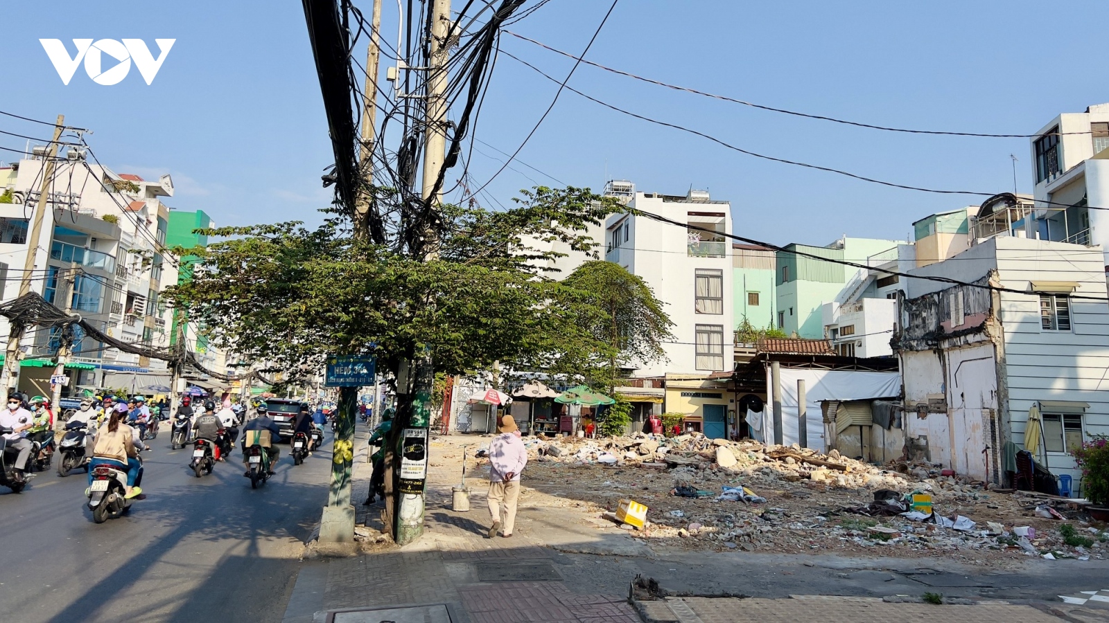 TP.HCM di dời hơn 450 cây xanh để thi công tuyến Metro số 2