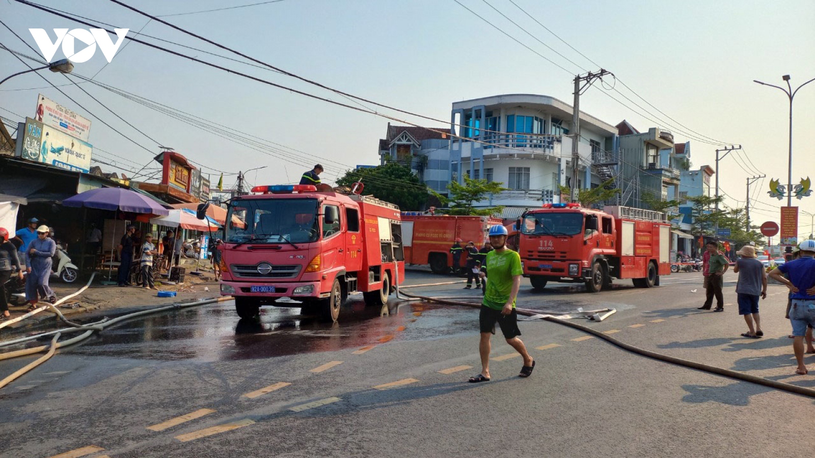 Cháy lớn ở một cửa hàng điện tử tại Quảng Nam