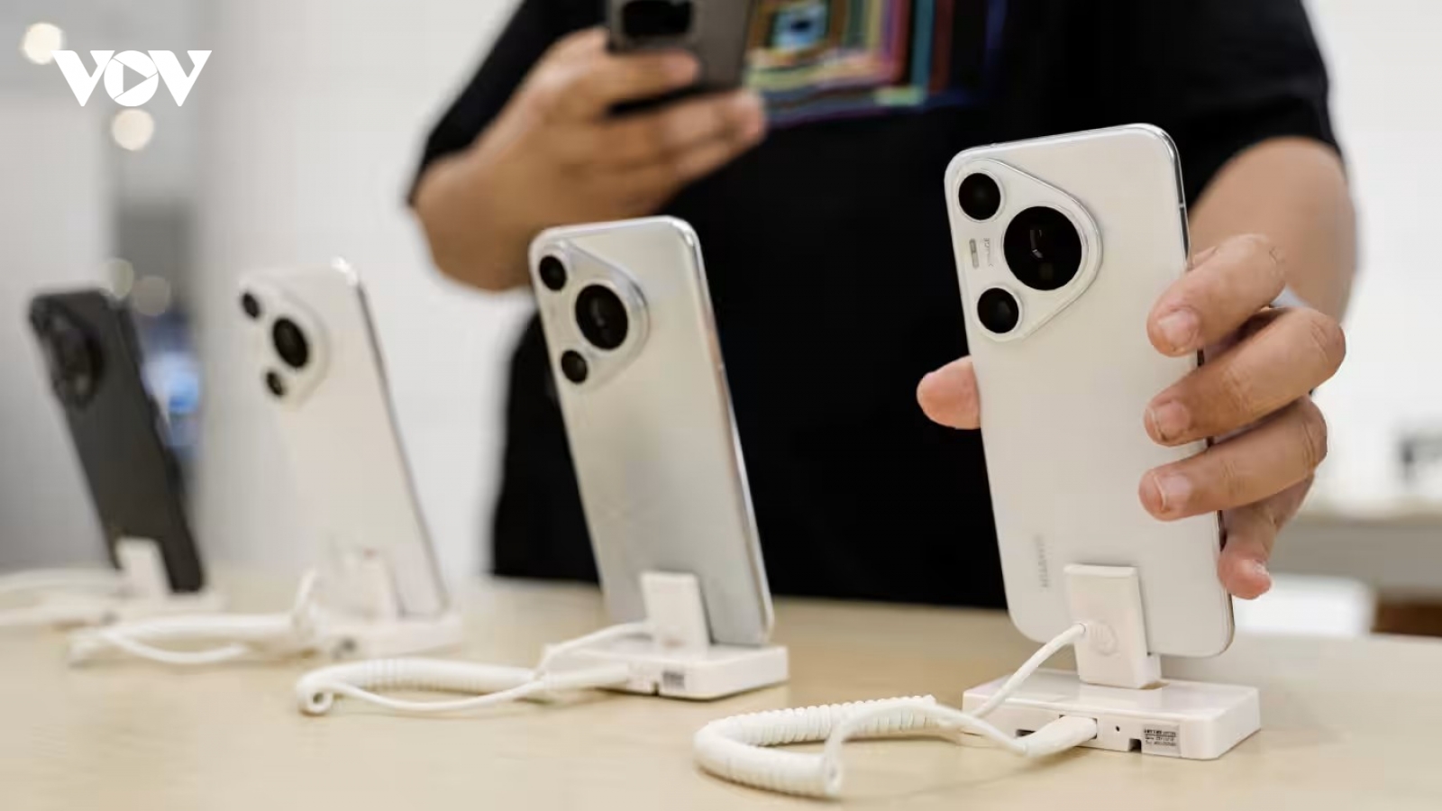 Huawei “hất cẳng” Apple tại Trung Quốc