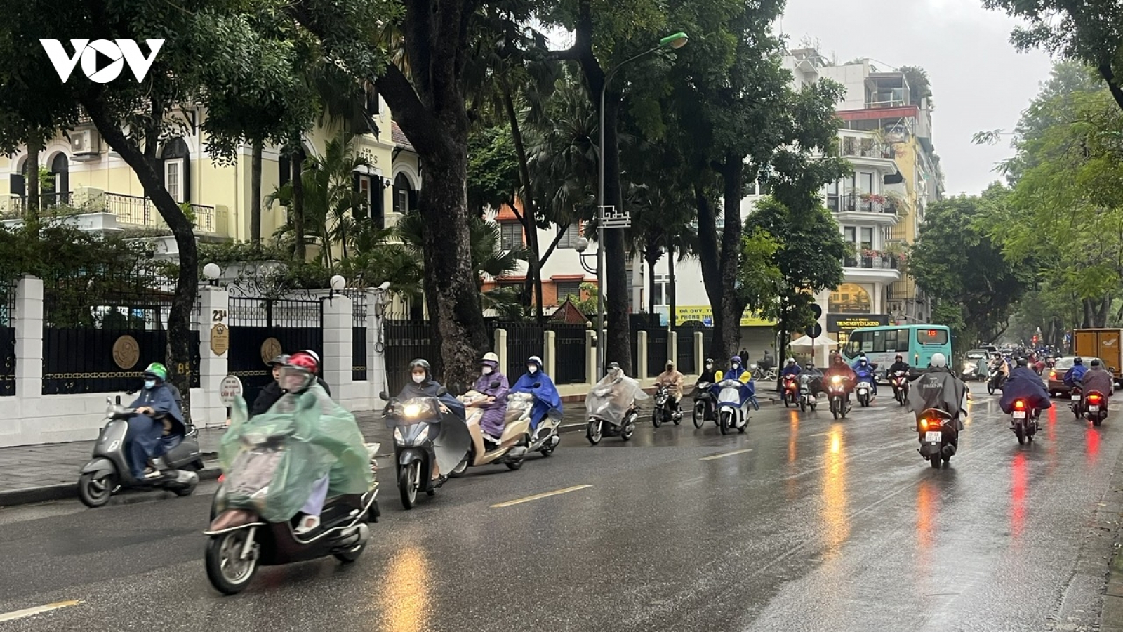 Thời tiết ngày 18/4: Bắc Bộ có mưa dông, trưa chiều trời nắng