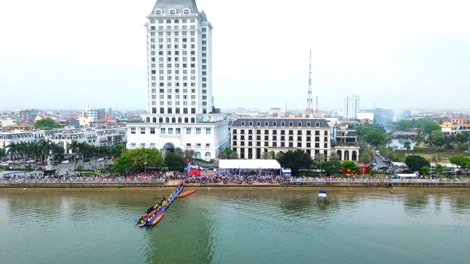 Sôi động giải Đua thuyền truyền thống vô địch Quốc gia 2024 tại Quảng Bình