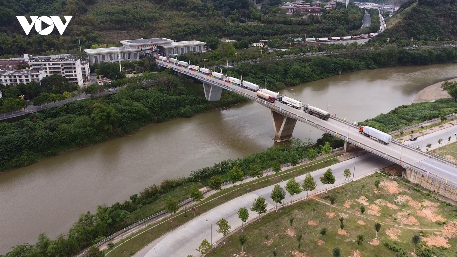 Tìm giải pháp nâng cao giá trị xuất nhập khẩu tại Lào Cai